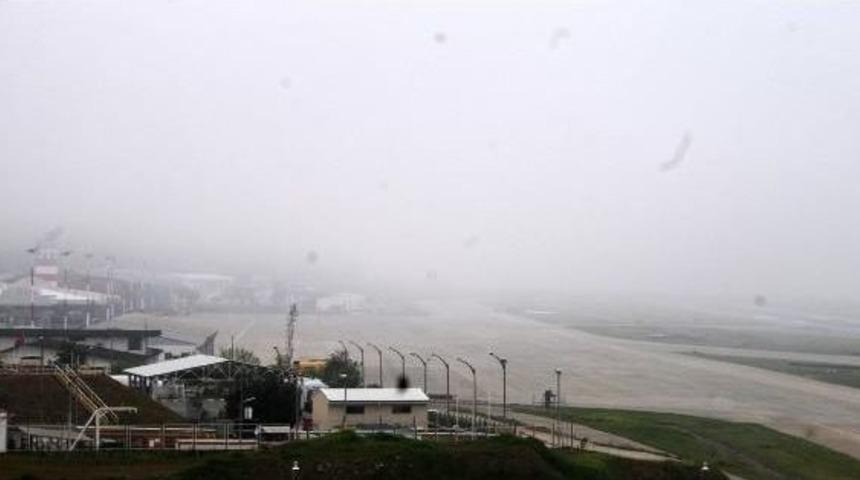 Trabzon&rsquo;Da U&ccedil;uşlara Sis Engeli