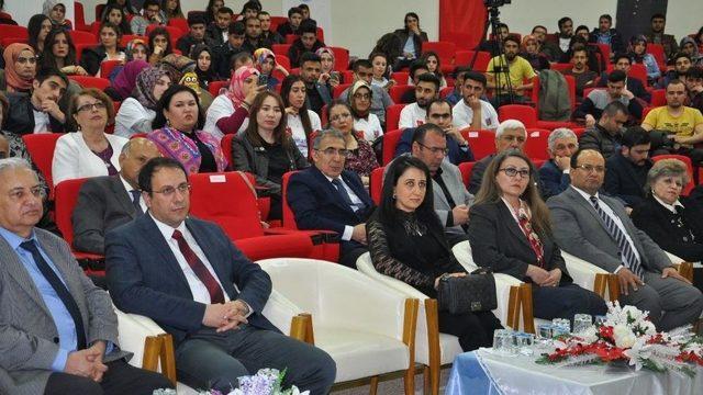 Azerbaycan Milletvekili Paşayeva’dan Üniversite Öğrencilerine Tokat Gibi Tarih Dersi