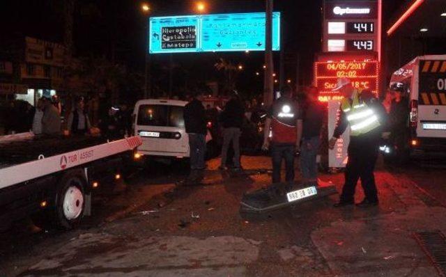 Osmaniye'de Trafik Kazası: 2'si Polis 4 Yaralı