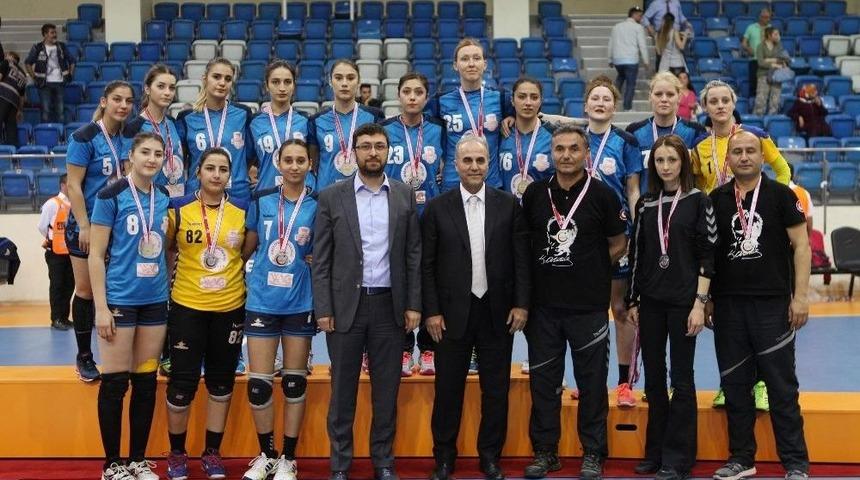 Kadınlar Hentbolda T&uuml;rkiye Kupası Yenimahalle&rsquo;nin