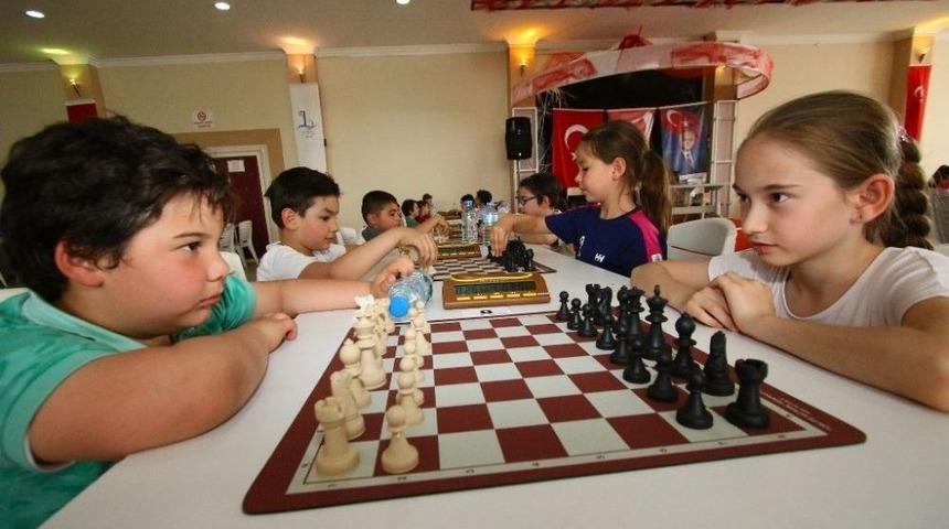 98 Sporcu Şampiyonluk İ&ccedil;in Hamle Yaptı