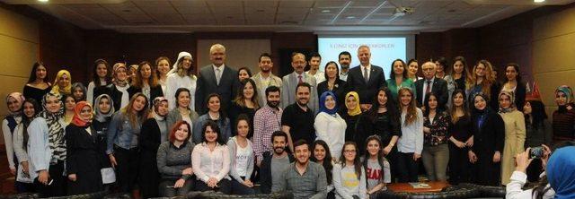 Kurtuluş Savaşında Kullanılan Hemşirelik &Uuml;niforması İle K&uuml;rs&uuml;ye &Ccedil;ıktı 3