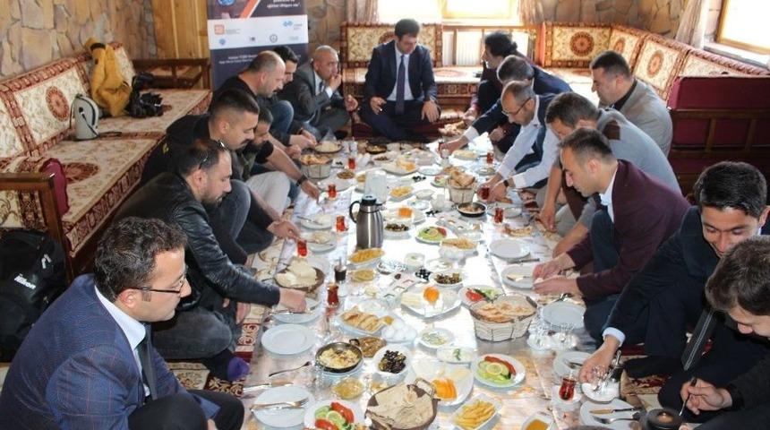 Hakkari&rsquo;de &ldquo;&ccedil;i&ccedil;ekler Solmadan&rdquo; Projesi
