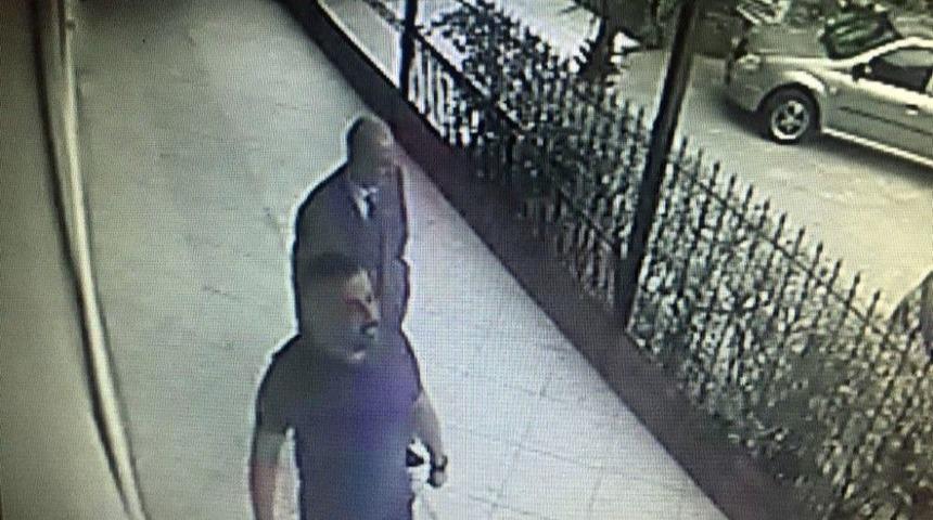 Emekli Vali Katiliyle Aynı Karede