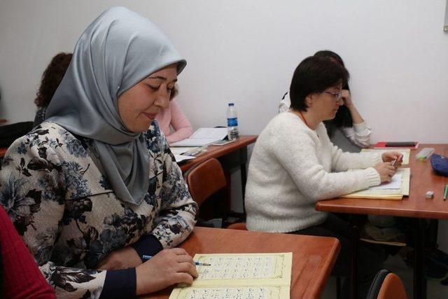 Rusya’dan Geldi Kur’an-ı Kerim Öğrendi