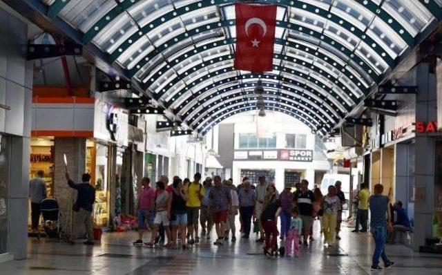 Alman Turistleri Taşıyan Gemi, Marmaris'te