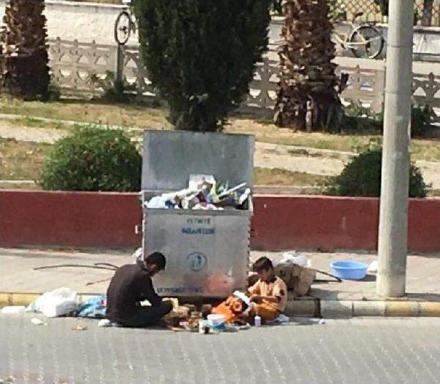 Çöpün Önündeki Suriyeliler'in Fotoğrafına Farklı Yorumlar