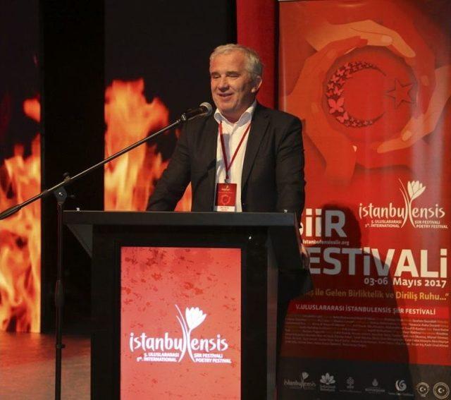 İstanbulensis Şiir Festivali’nde Şairler, Mültecilerle Buluştu