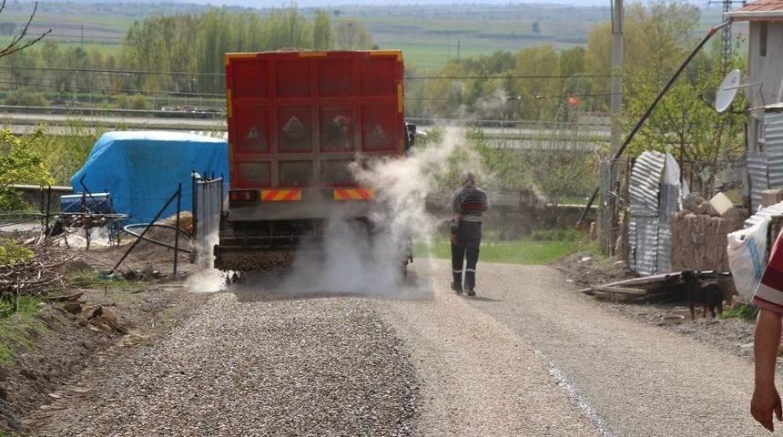 Seydişehir&rsquo;de Kırsal Mahallelerde Soğuk Asfalt &Ccedil;alışması