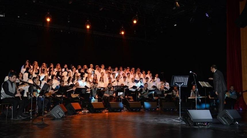 Atat&uuml;rk &Uuml;niversitesi 60. Yılını T&uuml;rk&uuml;lerle Kutladı