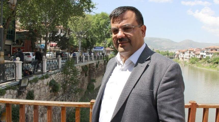 Ak Parti&rsquo;li &Uuml;nek: "amasya&rsquo;da İş Se&ccedil;me Sorunu Var, İşsizlik Yok"
