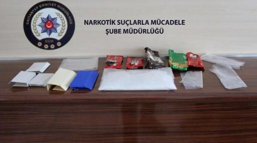 Bisk&uuml;vi Paketlerinden Uyuşturucu &Ccedil;ıktı: 2 G&ouml;zaltı