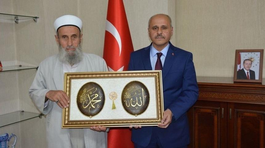 Şehit Babası Safit&uuml;rk&rsquo;ten, Vali Peynircioğlu&rsquo;na Ziyaret