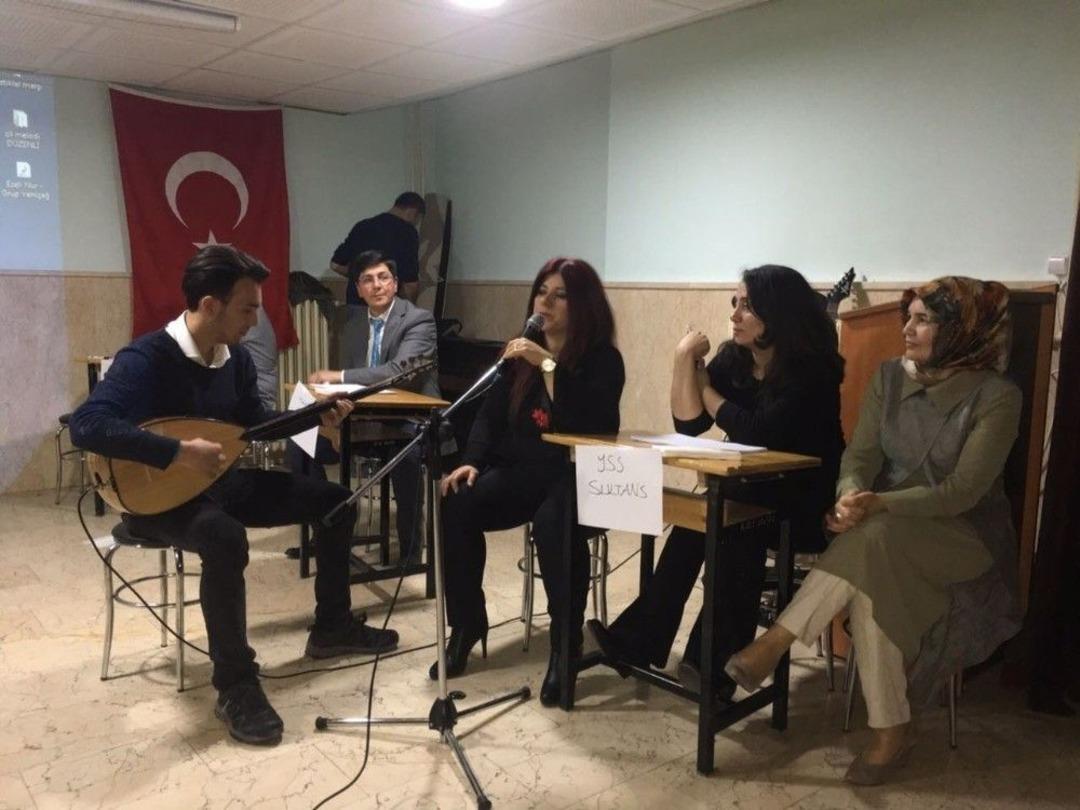 &Ouml;ğrenciler J&uuml;ri Oldu, &Ouml;ğretmenler Ter D&ouml;kt&uuml;