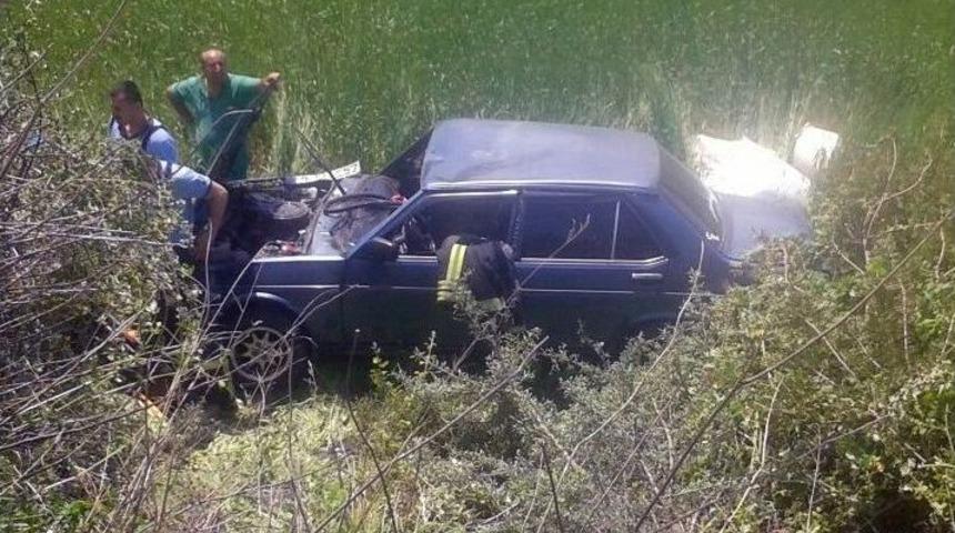 Milas&rsquo;ta Otomobil Tarlaya U&ccedil;tu; 2 Yaralı