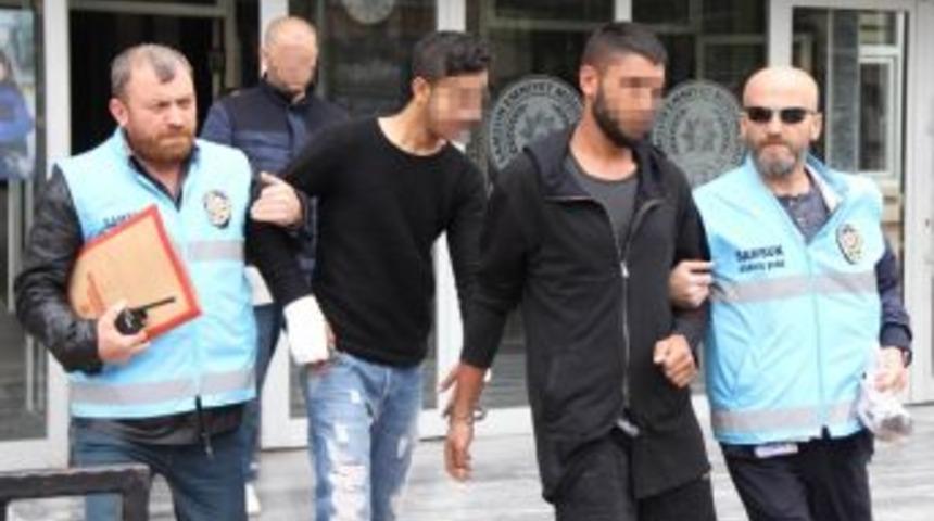 Asker Eğlencesinde Bı&ccedil;aklı Kavga: 2 Yaralı