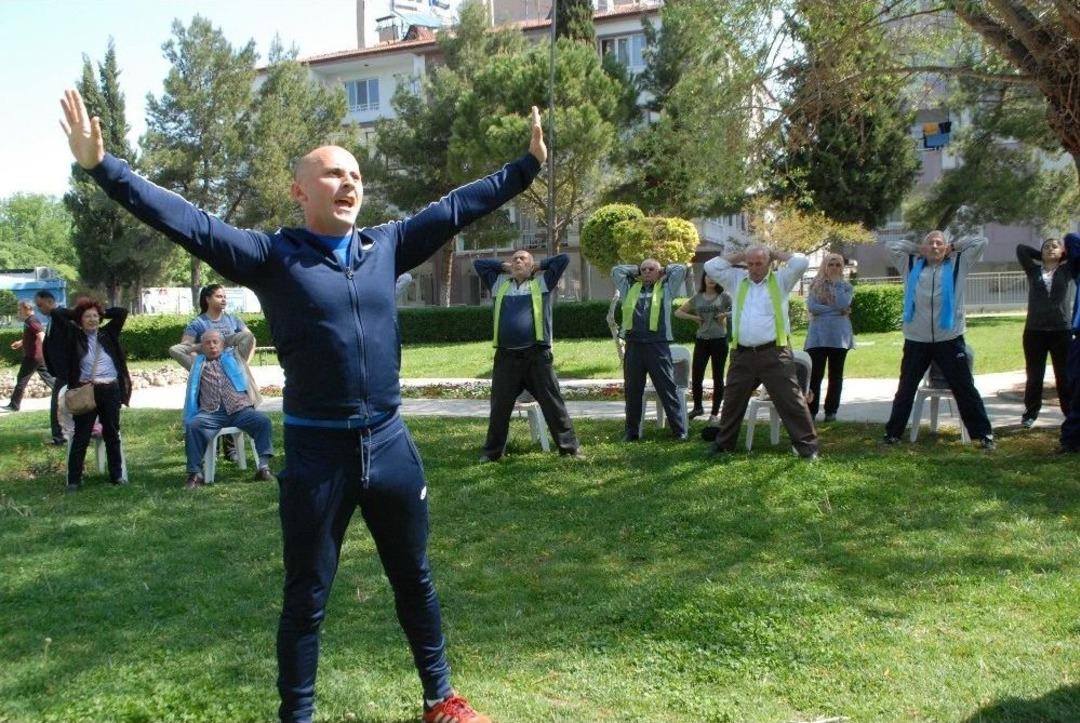 Yaşlılığa Meydan Okuyorlar