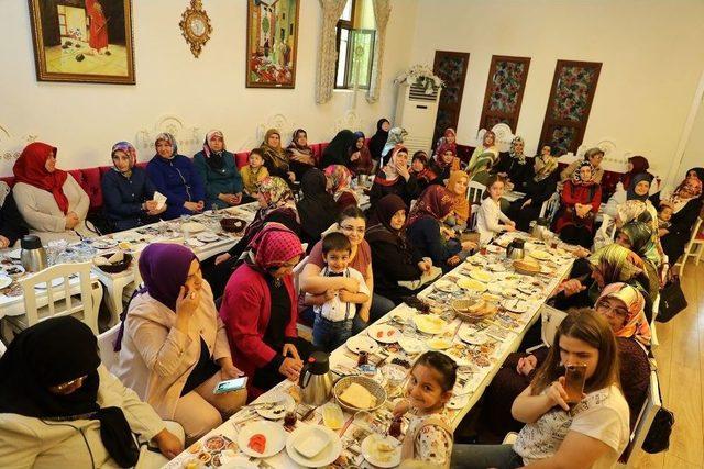 “her Anne Bir Okul” İlk Mezunlarını Verdi