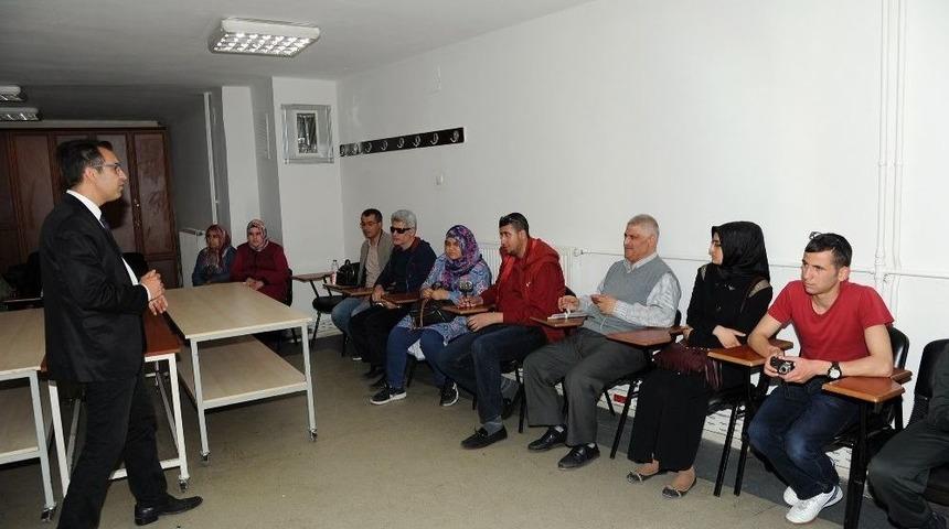 Konya&rsquo;da G&ouml;rme Engelliler İ&ccedil;in Fotoğraf&ccedil;ılık Kursu A&ccedil;ıldı