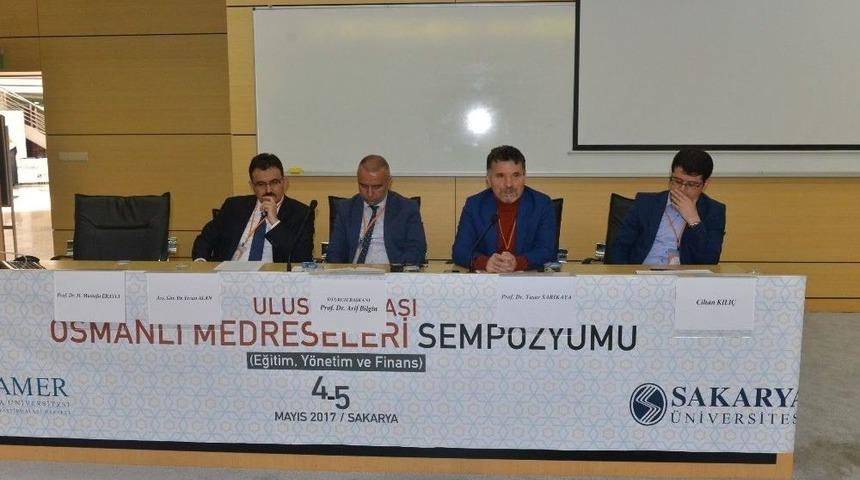 Sa&uuml;&rsquo;de &lsquo;osmanlı Medreseleri&rsquo; Sempozyumu D&uuml;zenlendi