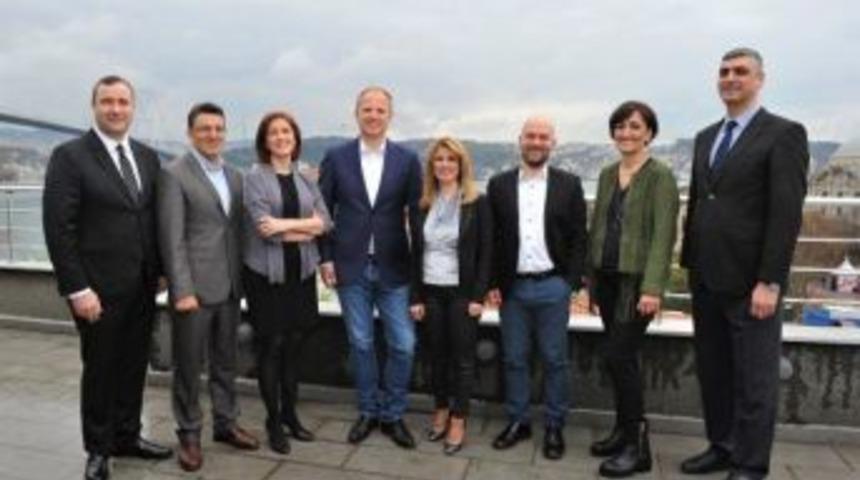 Amadeus T&uuml;rkiye Ekibi B&uuml;y&uuml;yor