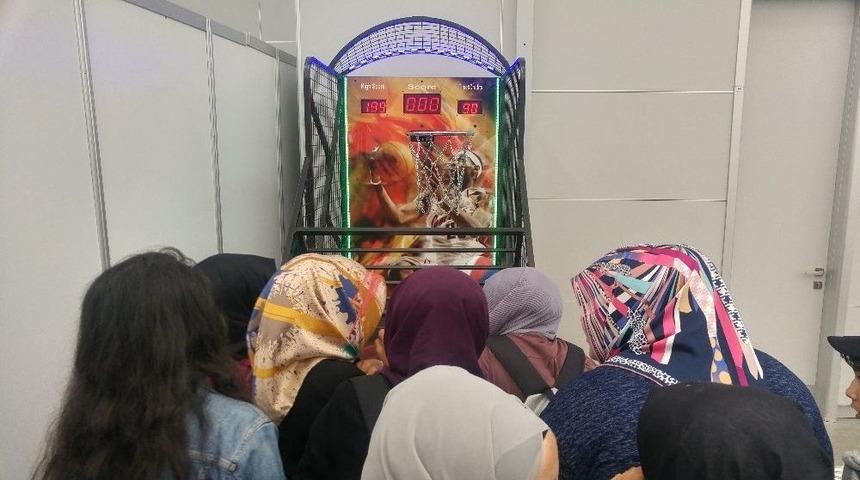 İstanbul Gen&ccedil;lik Festivali&rsquo;nde Arnavutk&ouml;y Belediyesi Standına Yoğun İlgi