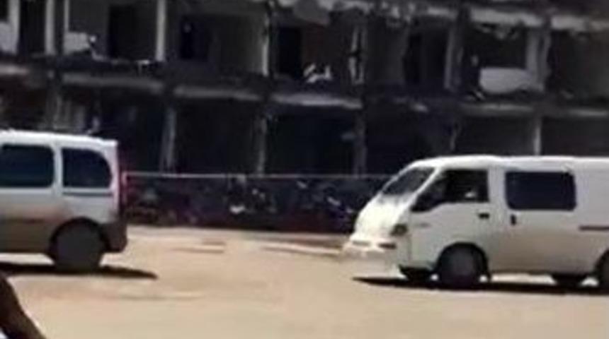 Cizre&rsquo;de Yıkım &Ccedil;alışması Yapılan Otel Binası &Ccedil;&ouml;kt&uuml;