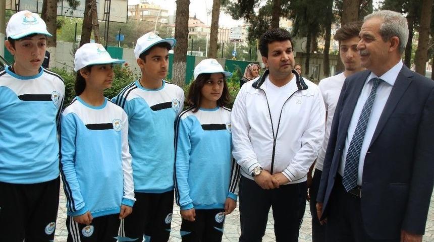 Başkan Demirkol, Halk Oyunları Takımını Adıyaman&rsquo;daki Şampiyonaya Uğurladı