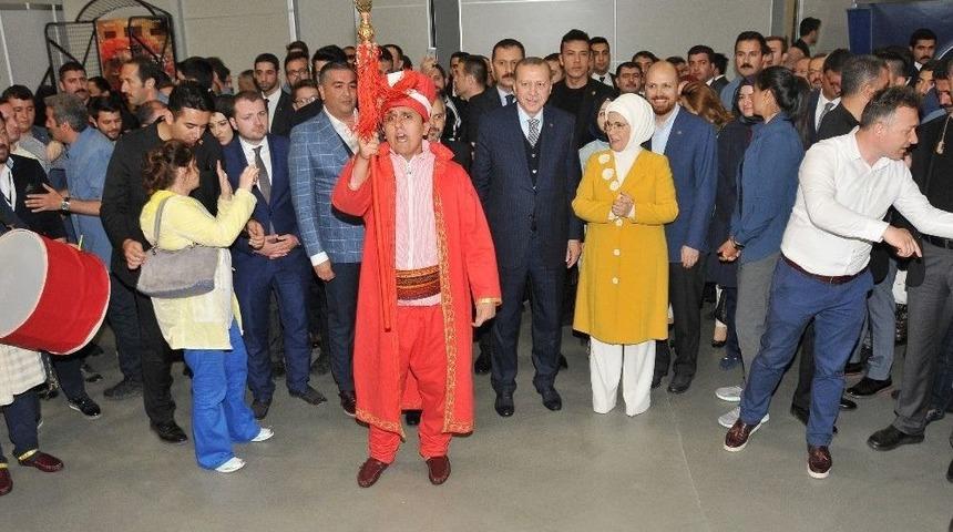 Cumhurbaşkanı Erdoğan, Gaziosmanpaşa Belediyesi Engelli Karma Mehteran Takımı&rsquo;nı İlgiyle İzledi