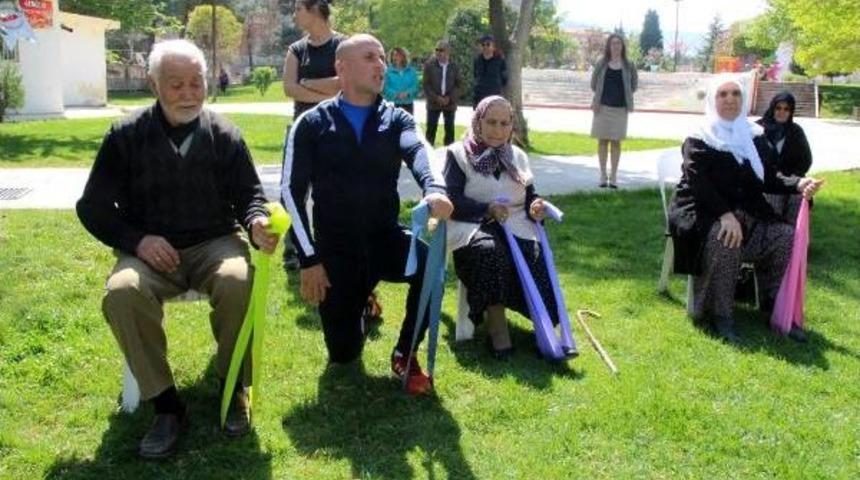 Yaşlılar Egzersiz Ve Zeka Oyunlarıyla Sağlık Buluyor