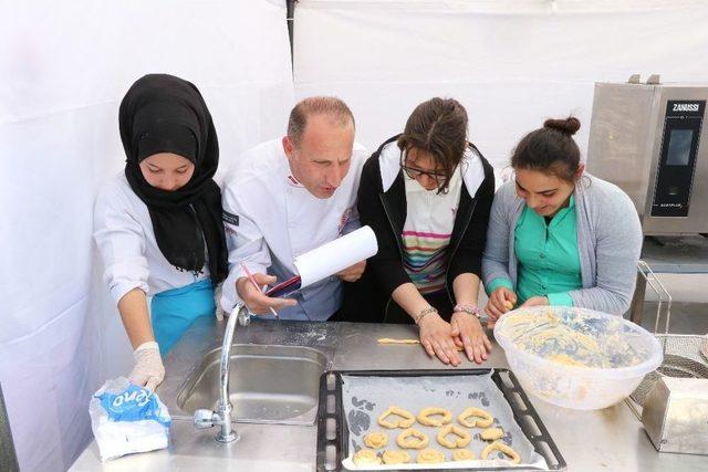 Yozgat’ta Özel Çocuklar Pasta Yaparak Hünerlerini Sergiledi