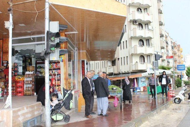 Adıyaman’da Şiddetli Yağmur Ve Dolu Hayatı Olumsuz Etkiledi