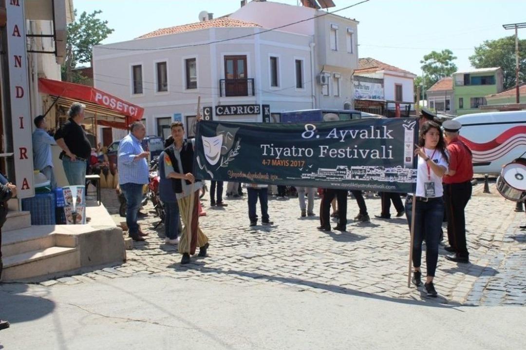 Ayvalık&rsquo;ta Tiyatro Festivali Coşkusu