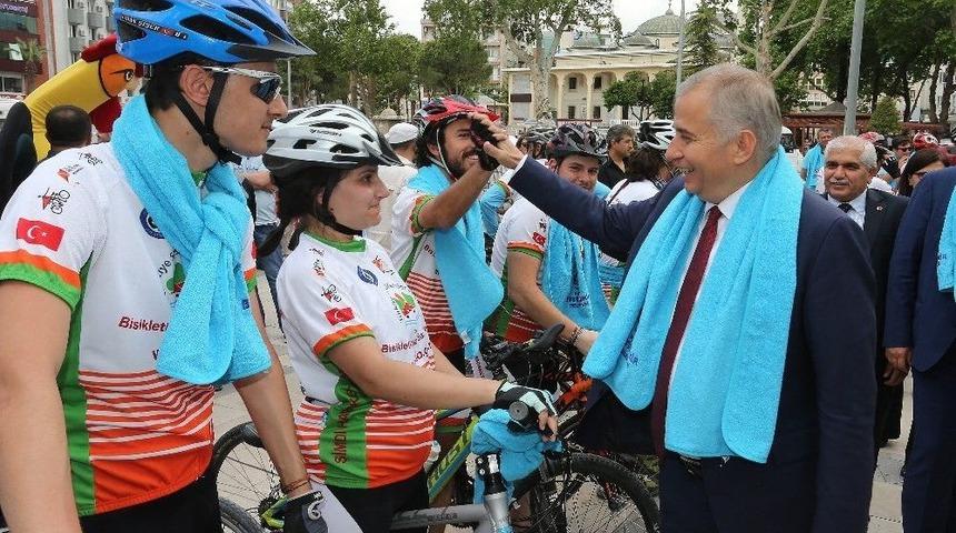 Sağlık İ&ccedil;in Pedal &Ccedil;evirdiler