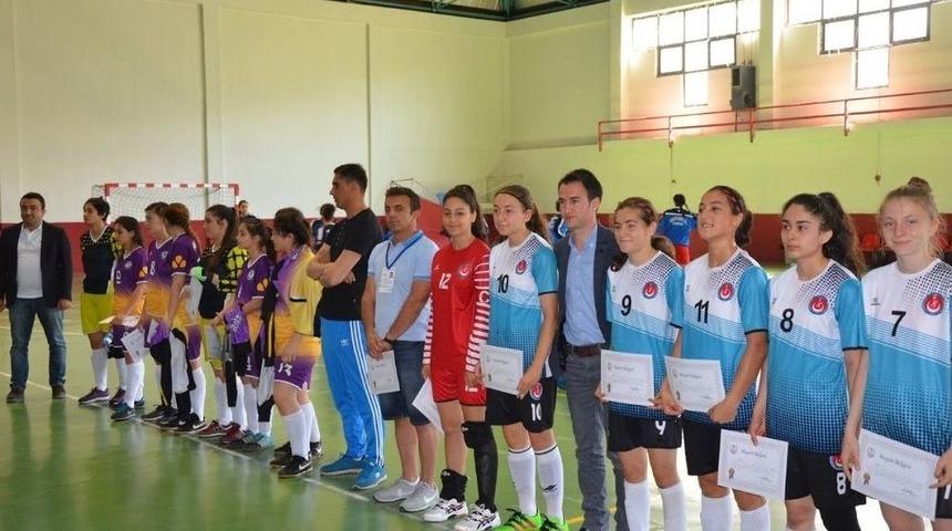 Futsal Lig&rsquo;de Ankara Ve İzmir Finale Y&uuml;kseldi