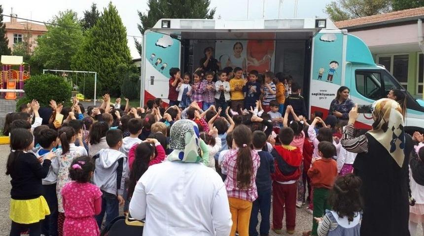 Minik Öğrencileri El Yıkamanın Önemi Anlatıldı