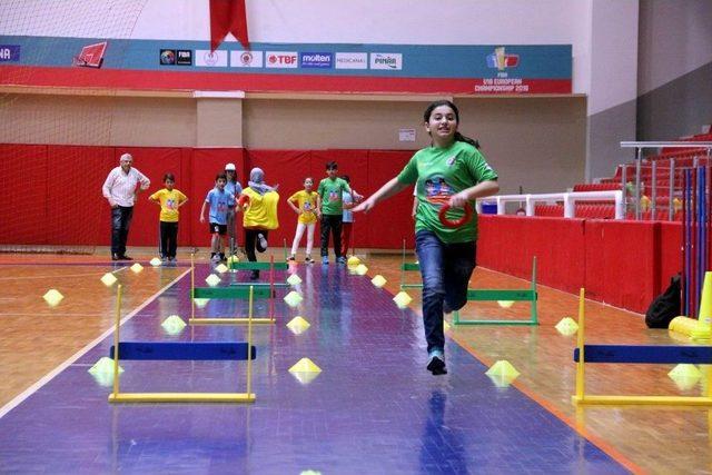 &rsquo;ıaaf &Ccedil;ocuk Atletizmi&rsquo; Uygulama Programı D&uuml;zenlendi 1