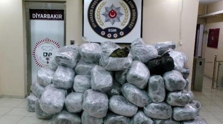 Diyarbakır'da Nisan Ayında 676 Ter&ouml;r Operasyonu Yapıldı