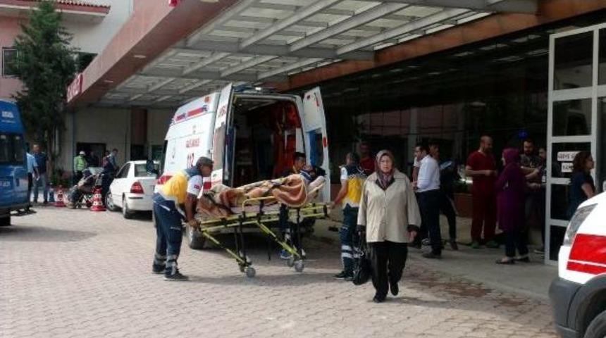 Suriye'de &Ccedil;atışmada Yaralanan 4 &Ouml;so'lu Ve 1 Sivil Kilis'e Getirildi