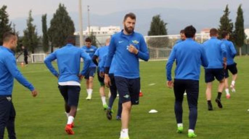 Akhisar Belediyespor&rsquo;da 7 Futbolcu Sarı Kart Sınırında