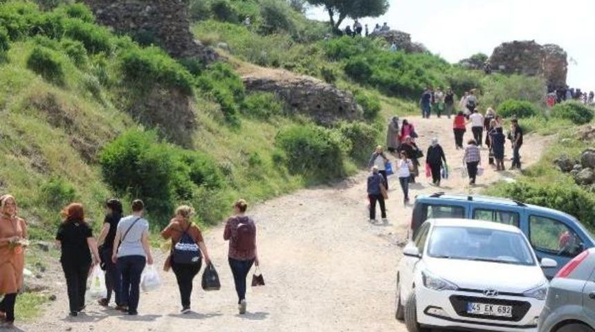 Hacet Dede'de Bu Yıl Da Dilekler Dilendi