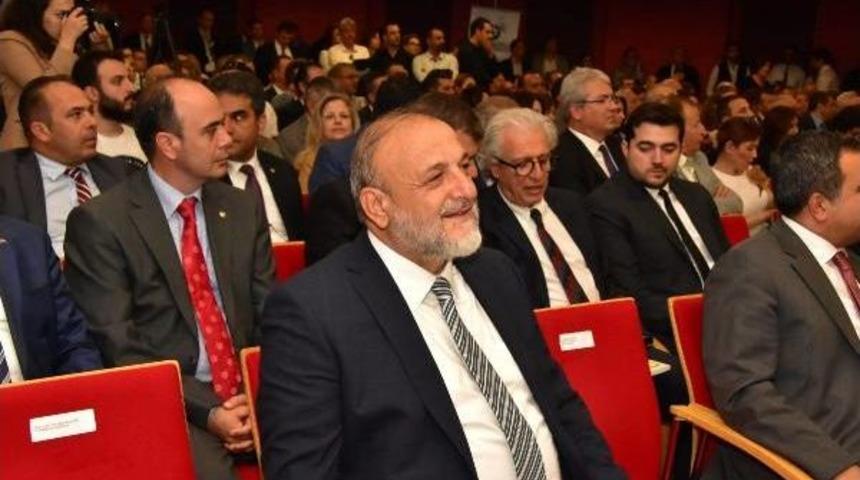 İzmir Ticaret Odası &Uuml;yeleri &Ouml;d&uuml;llerini Aldı