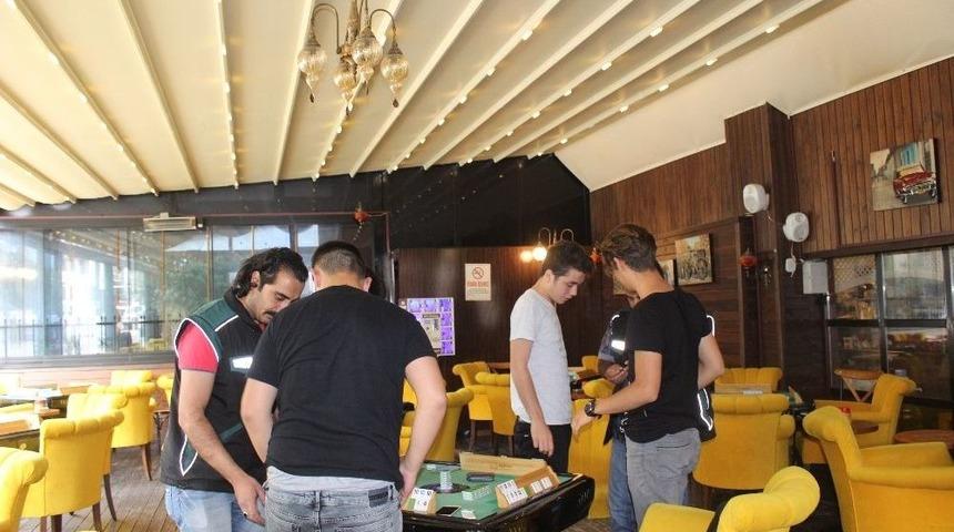 Pa&uuml; &Ccedil;evresindeki Kafelerde Uyuşturucu Uygulaması