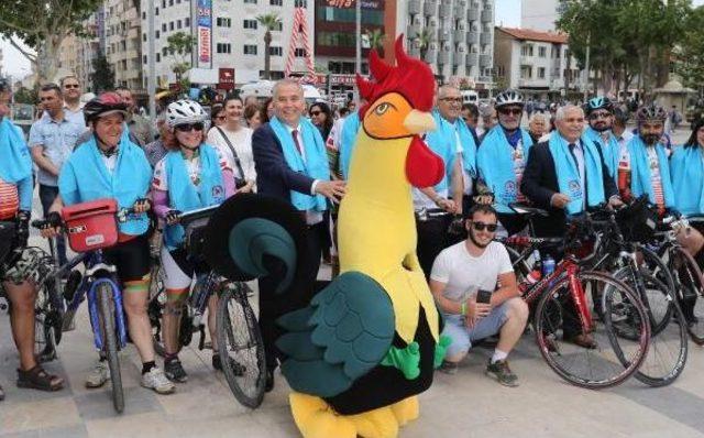 Sağlık Için Bursa'dan Denizli'ye Pedal Çevirdiler