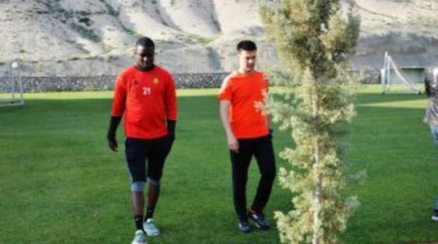 Jonathan Ayite&rsquo;nin Bandırma Ma&ccedil;ına Yetişmesi Zor