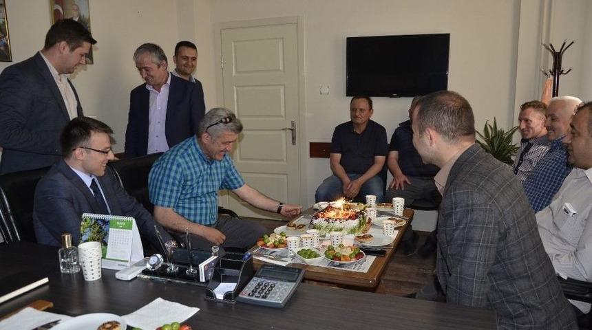 Başkan Muzaffer Yiğit&rsquo;e S&uuml;rpriz Doğum G&uuml;n&uuml;