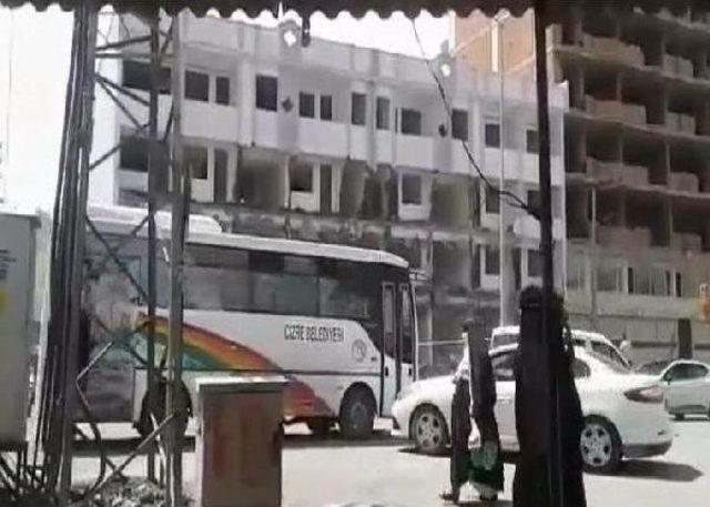 Cizre'de 4 Katlı Otel Binasının Yıkımında Facia Ucuz Atlatıldı