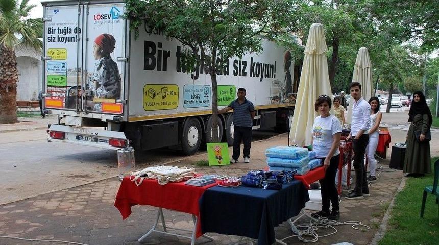 L&ouml;sev Yardım Tırı Salihli&rsquo;de