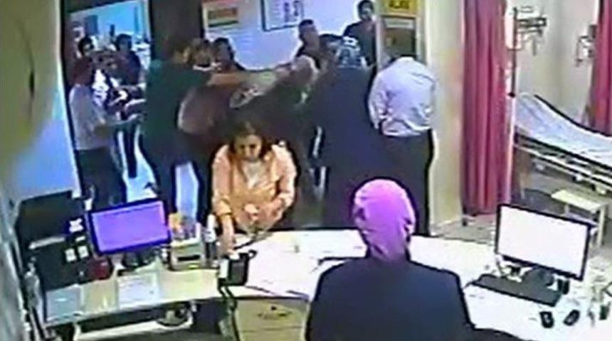 Kadın Doktor İle Stajyer Hemşirenin Darp Edilme Anı Kamerada