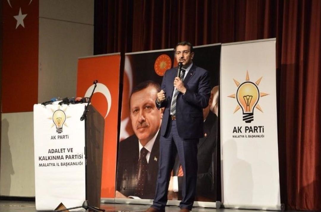 Bakan T&uuml;fenkci Ak Parti Teşkilatı İle Buluştu